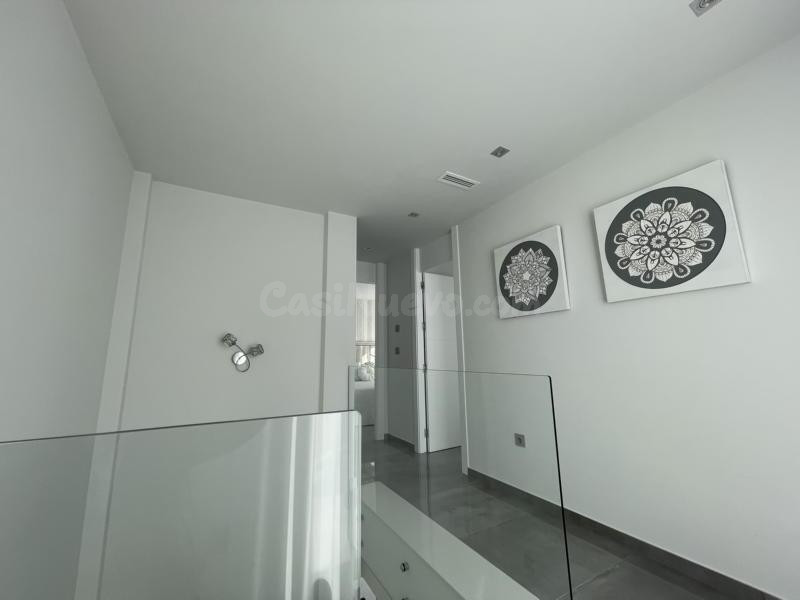 Venta de villa en Pilar de la horadada, de 181m2 con 3 dormi - foto 3