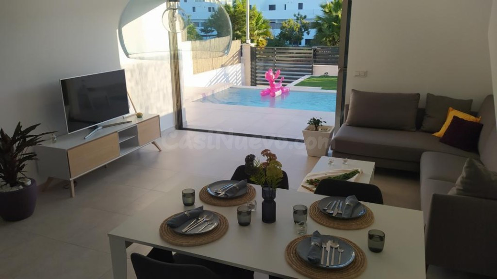 Venta de villa en Orihuela costa, de 185m2 con 3 dormitorios - foto 2