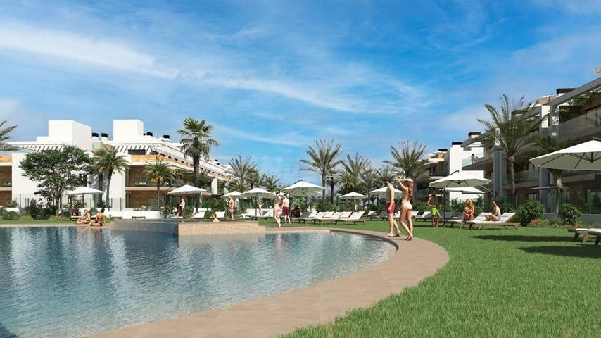 Venta de piso en Los alcazares, de 114m2 con 3 dormitorios y - foto 3