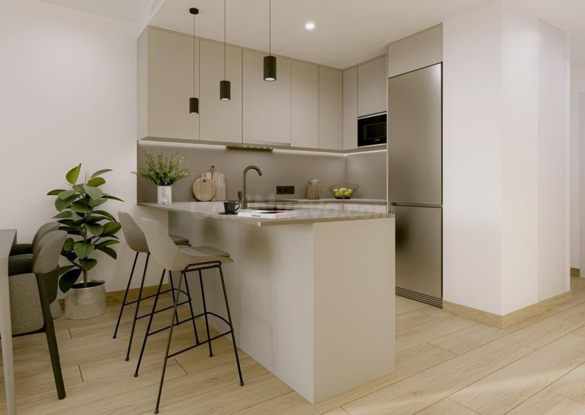 Venta de piso en Torrevieja, de 83m2 con 2 dormitorios y 2 b - foto 3