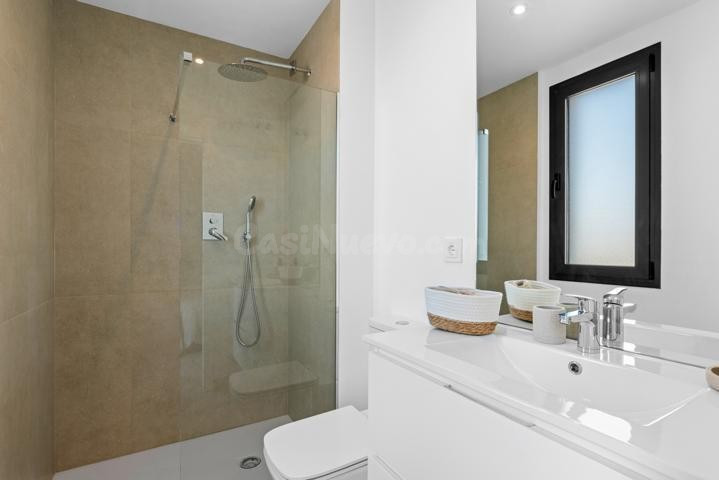 Venta de piso en La manga, de 112m2 con 2 dormitorios y 2 ba - foto 2