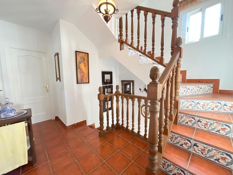 SE VENDE ESPECTACULAR CASA ADOSADA DENTRO DE CASCO URBANO DE - foto 5