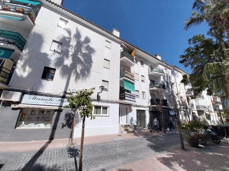OPORTUNIDAD DE INVERSIÓN: PISO EN EL CENTRO DE ESTEPONA (INM - foto 2