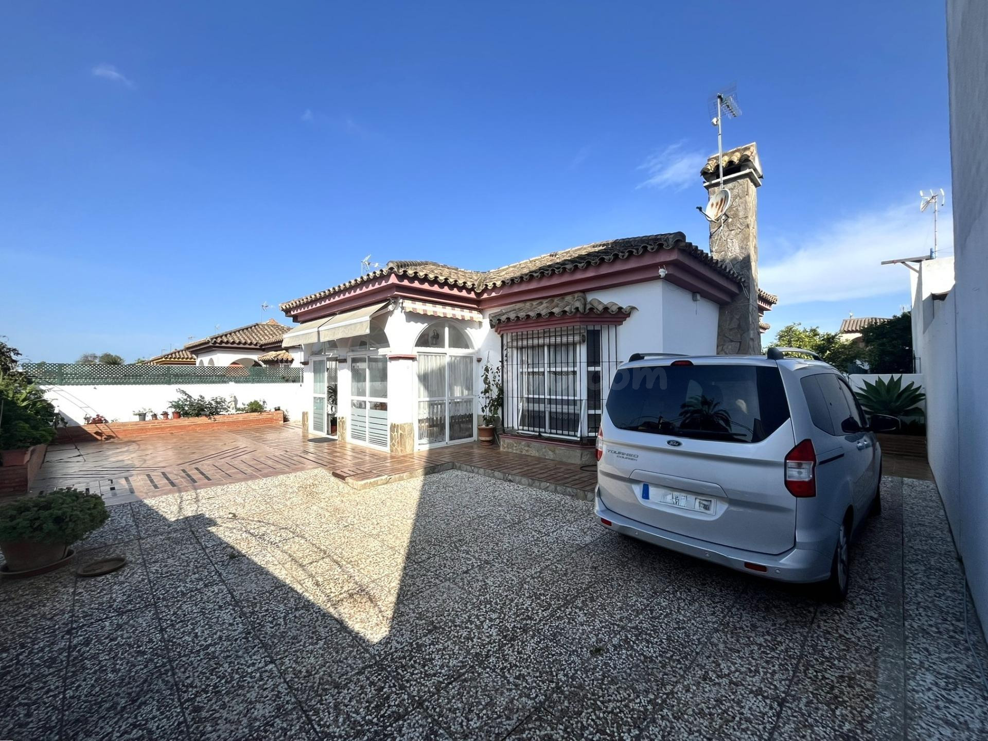 Chalet en Chiclana, zona tranquila y bien comunicada