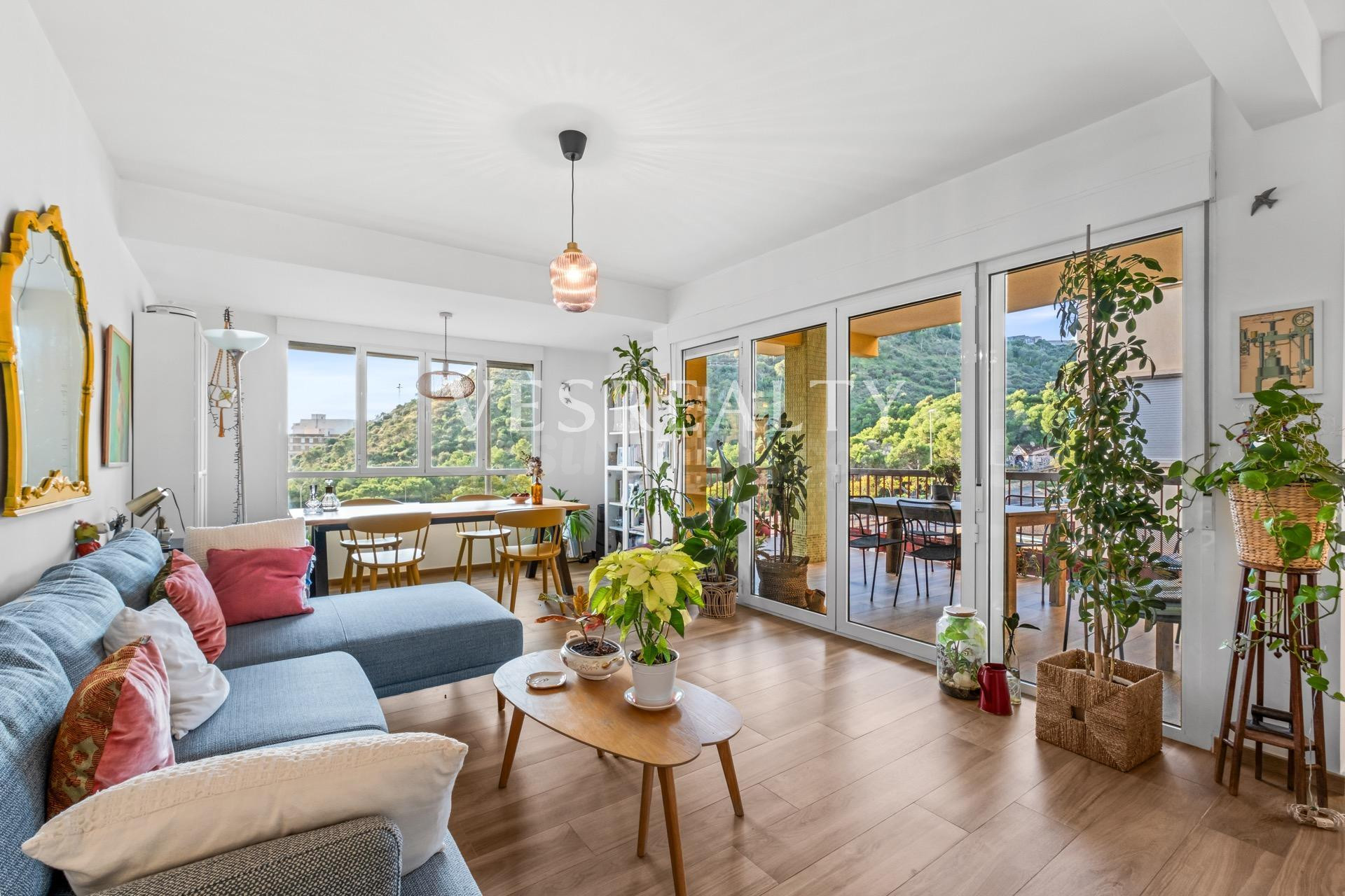 Amplio apartamento en alquiler con terrazas y cerca de la pl - foto 4