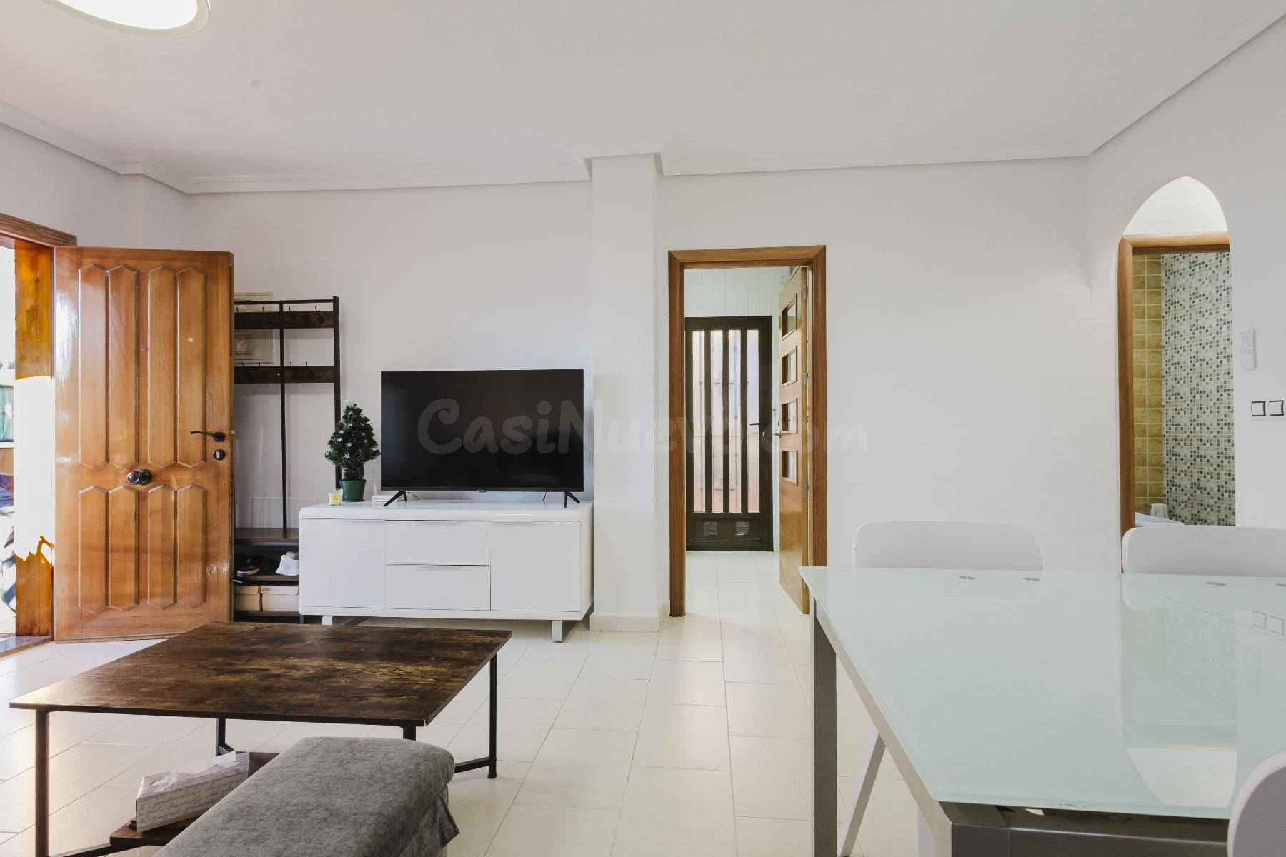 CHALET DE 2 DORMITORIOS Y 2 BAÑOS EN TORREVIEJA (ZONA AGUAS  - foto 3