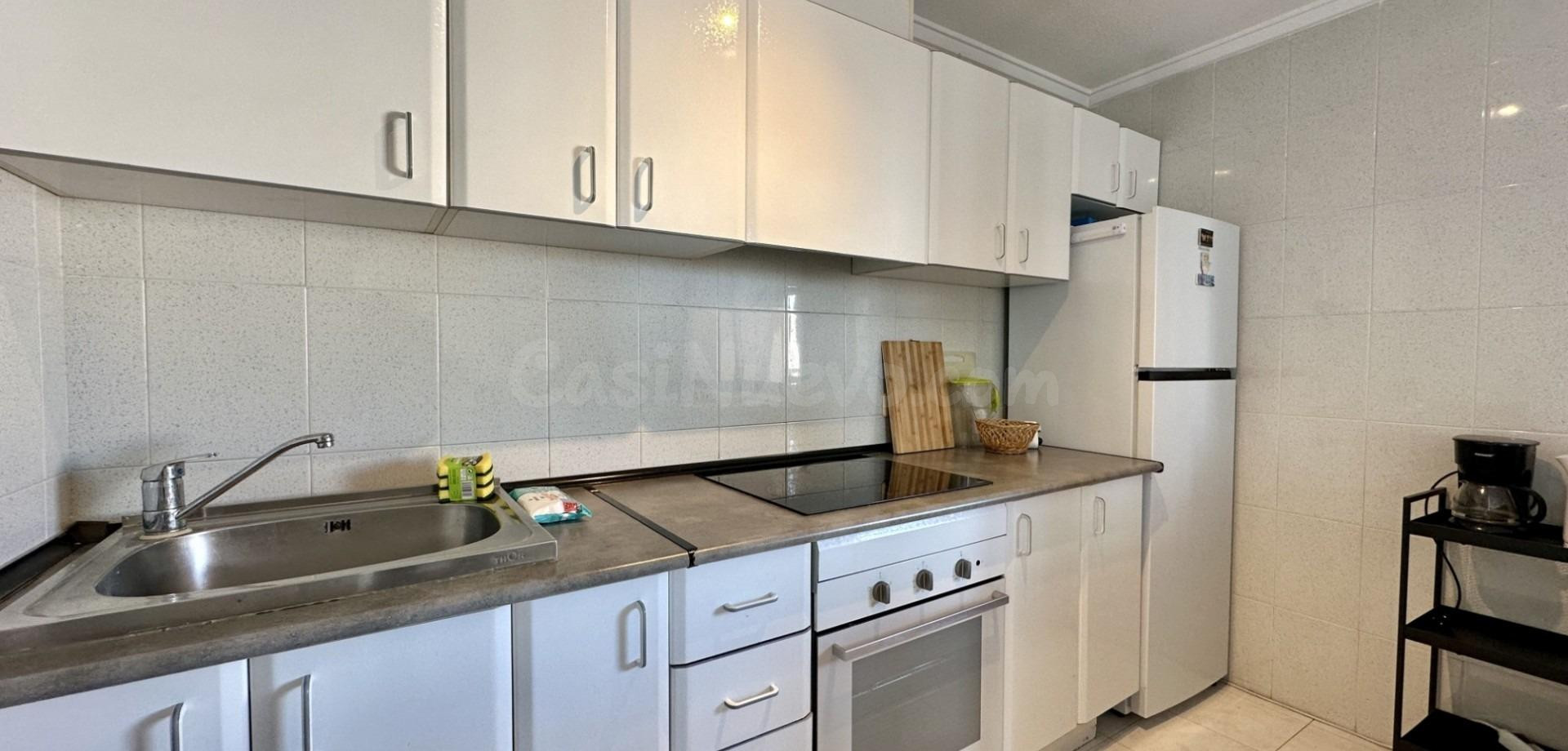 Luminoso Apartamento de una Habitación con Amplia Terraza en Torrevieja - foto 2