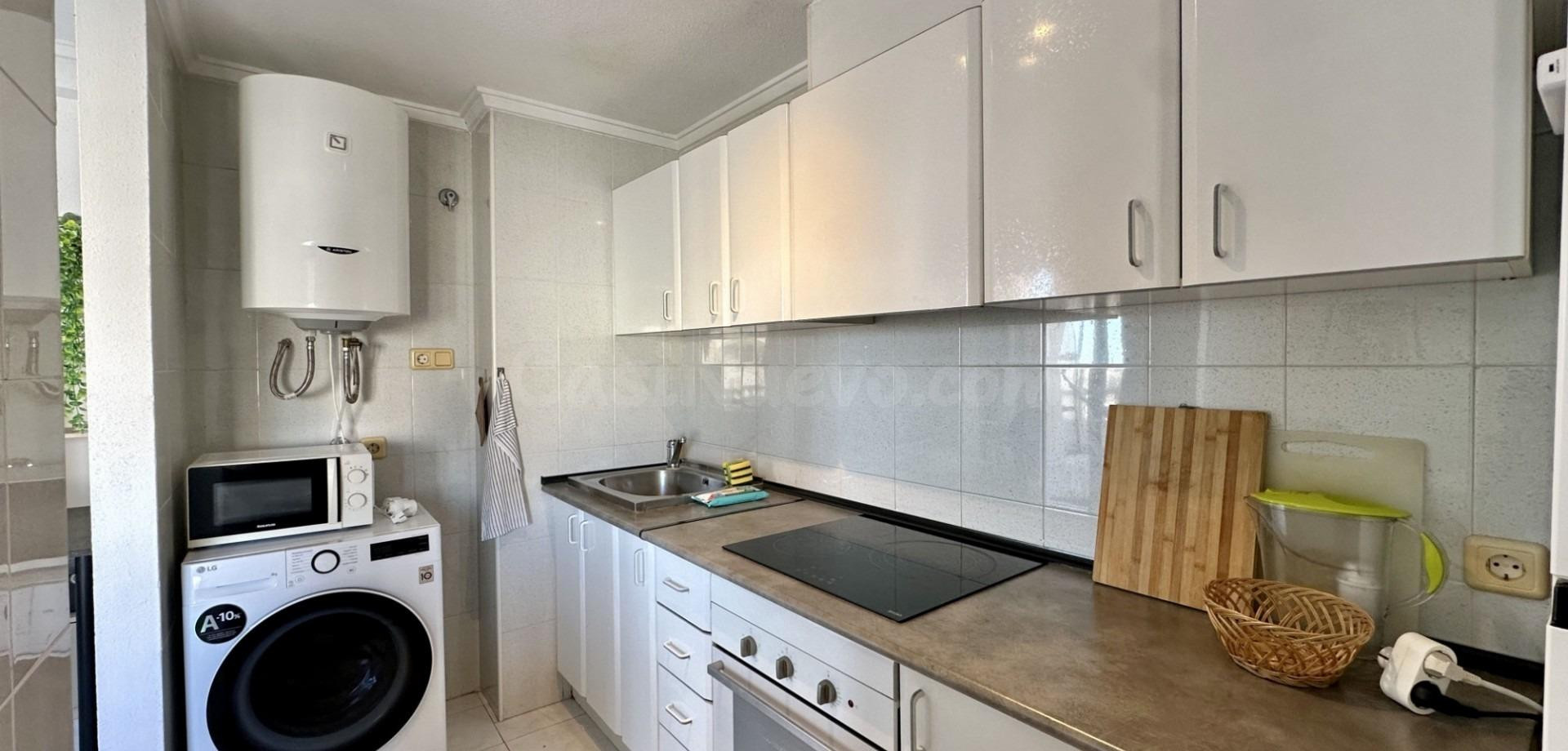 Luminoso Apartamento de una Habitación con Amplia Terraza en Torrevieja - foto 3