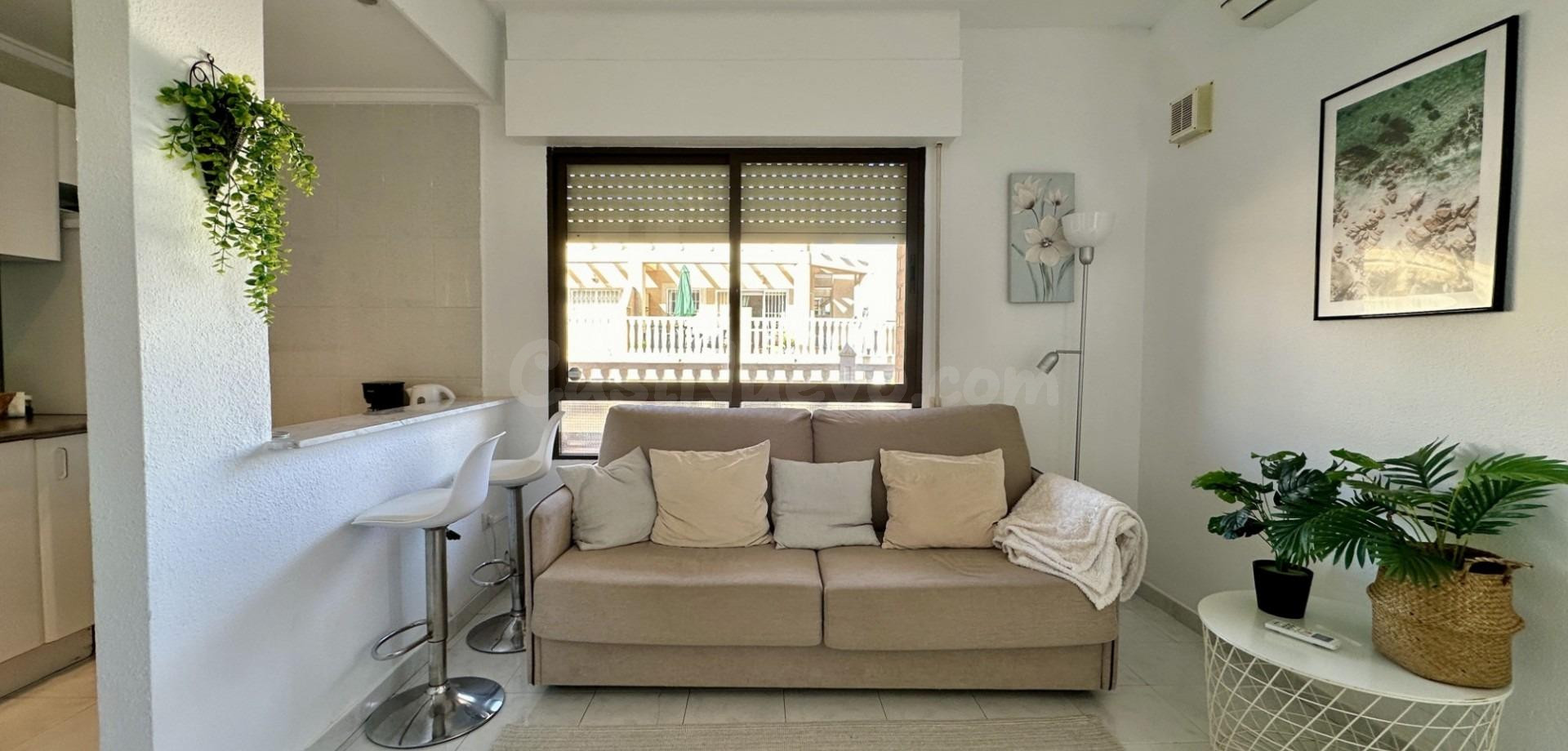 Luminoso Apartamento de una Habitación con Amplia Terraza en Torrevieja - foto 4