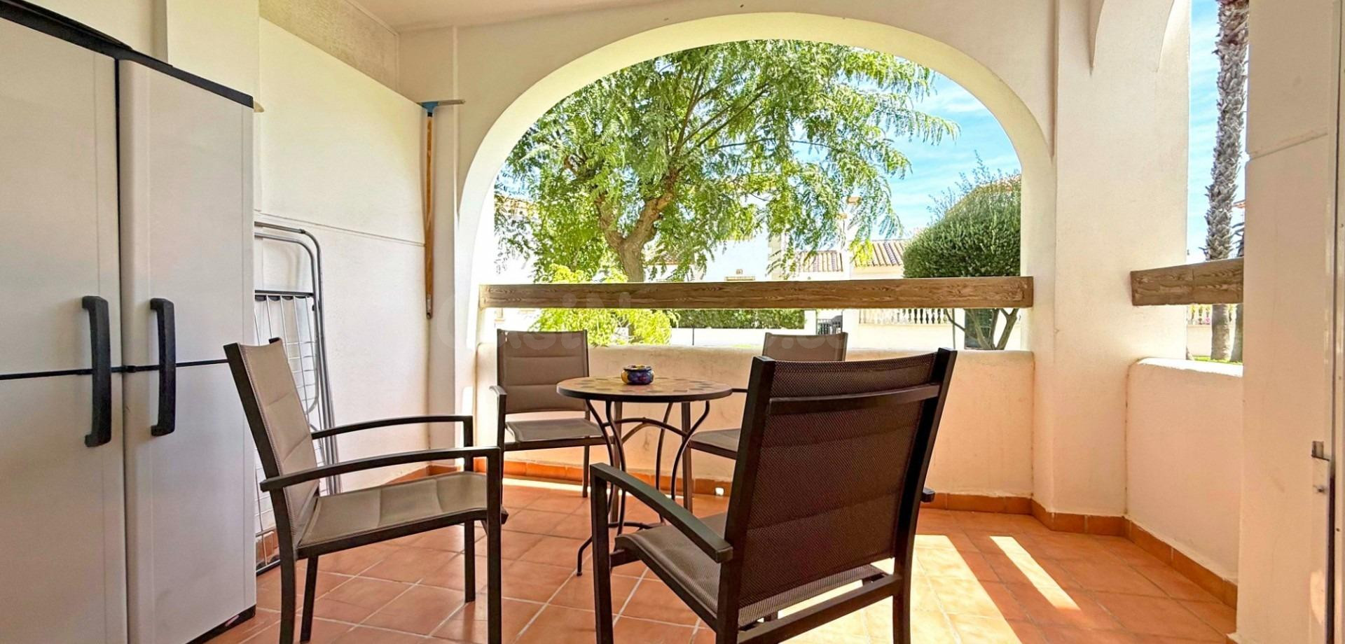 Apartamento en planta baja en Res. Las Violetas, Villamartín - foto 4
