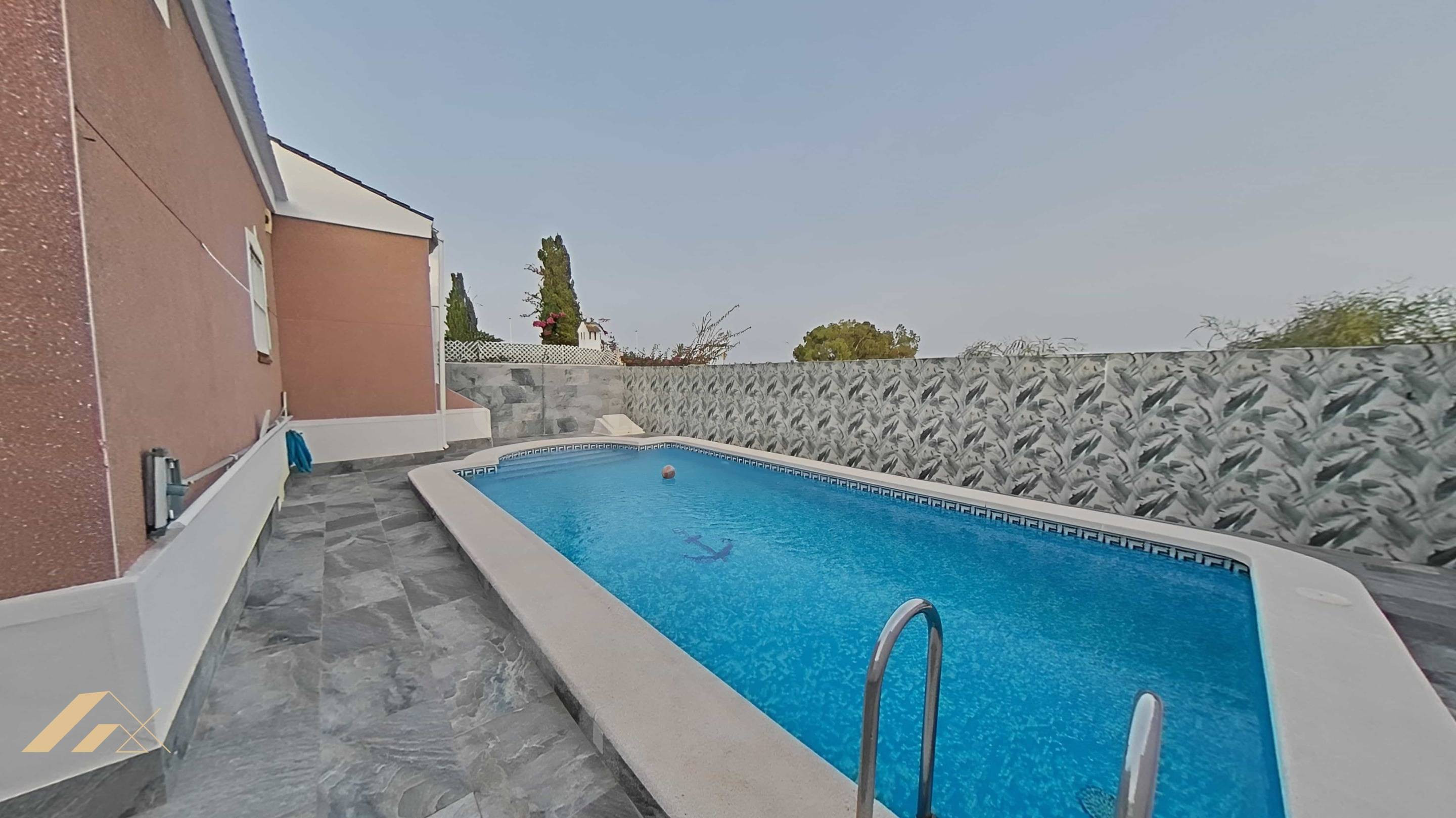 CHALET CON PISCINA EN EL CHAPARRAL, TORREVIEJA, ALICANTE