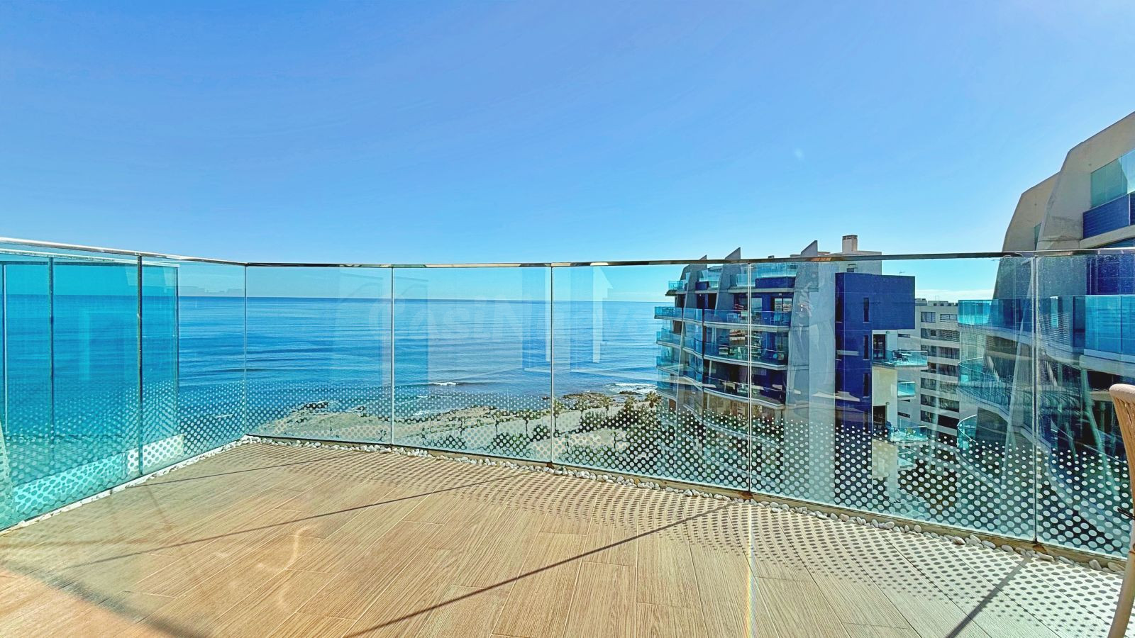 ÁTICO CON VISTAS AL MAR DE 2 DORMITORIOS Y 2 BAÑOS EN PUNTA  - foto 5