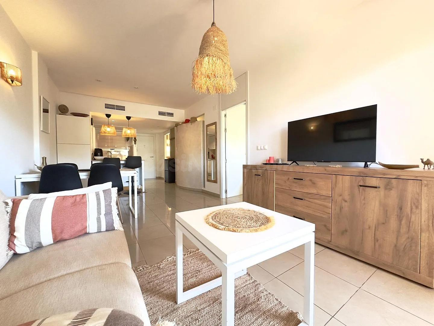 Moderna y Acogedora Vivienda con Balcón y Piscina en Punta P - foto 3