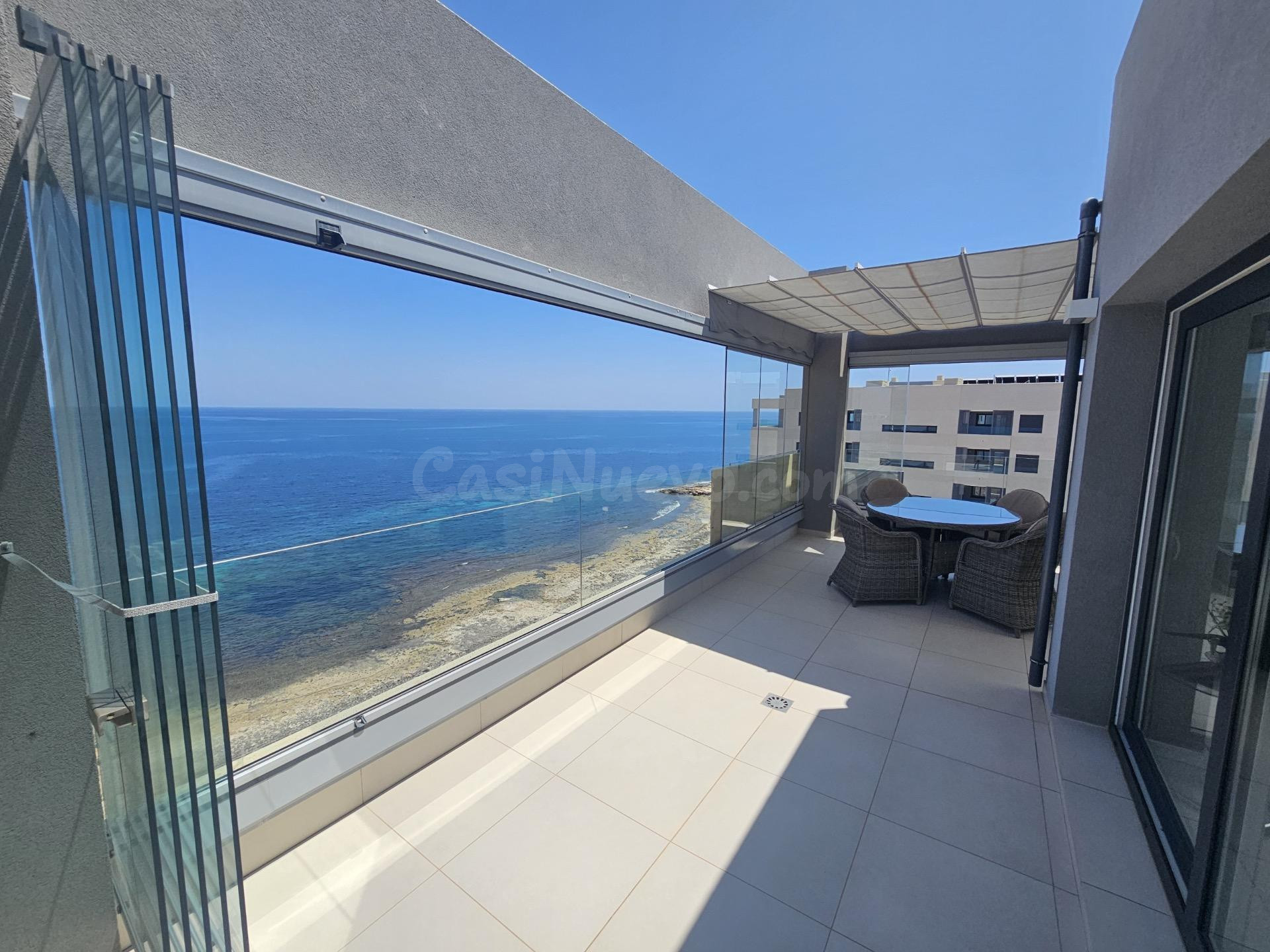 ÚLTIMO ático disponible con vistas frontales al Mediterráneo en la exclusiva urbanización Panorama Mar, Punta Prima (Alicante). - foto 2