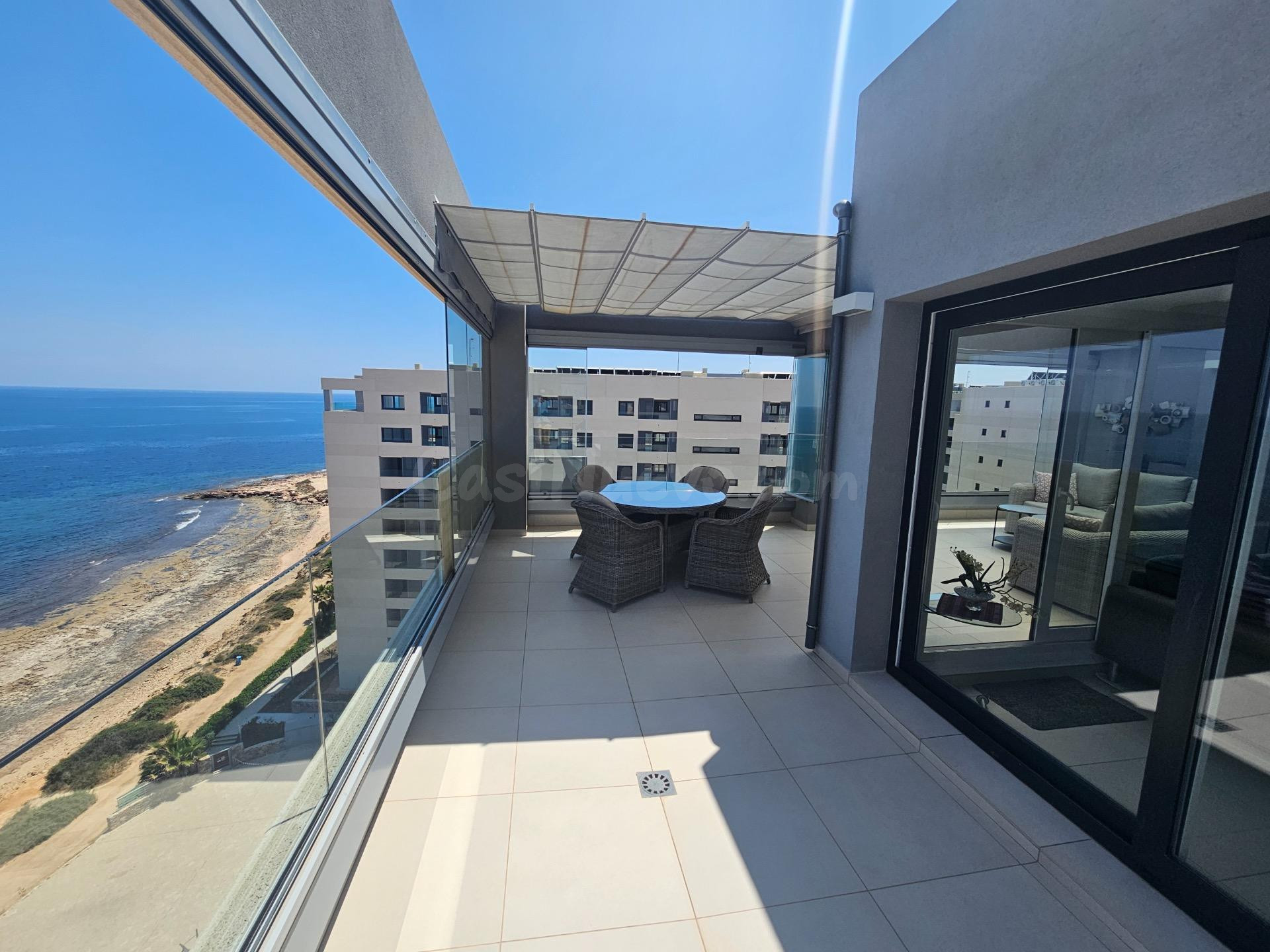 ÚLTIMO ático disponible con vistas frontales al Mediterráneo en la exclusiva urbanización Panorama Mar, Punta Prima (Alicante). - foto 3