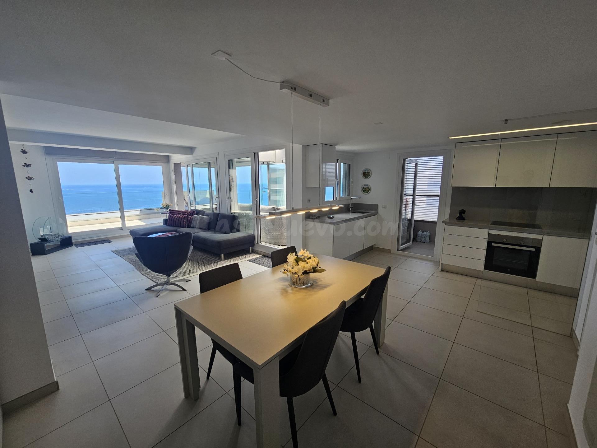 ÚLTIMO ático disponible con vistas frontales al Mediterráneo en la exclusiva urbanización Panorama Mar, Punta Prima (Alicante). - foto 4