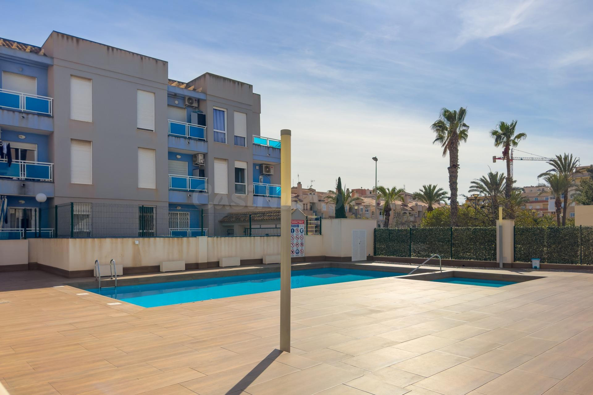 Elegante casa amueblada con piscina cerca del centro de Torr
