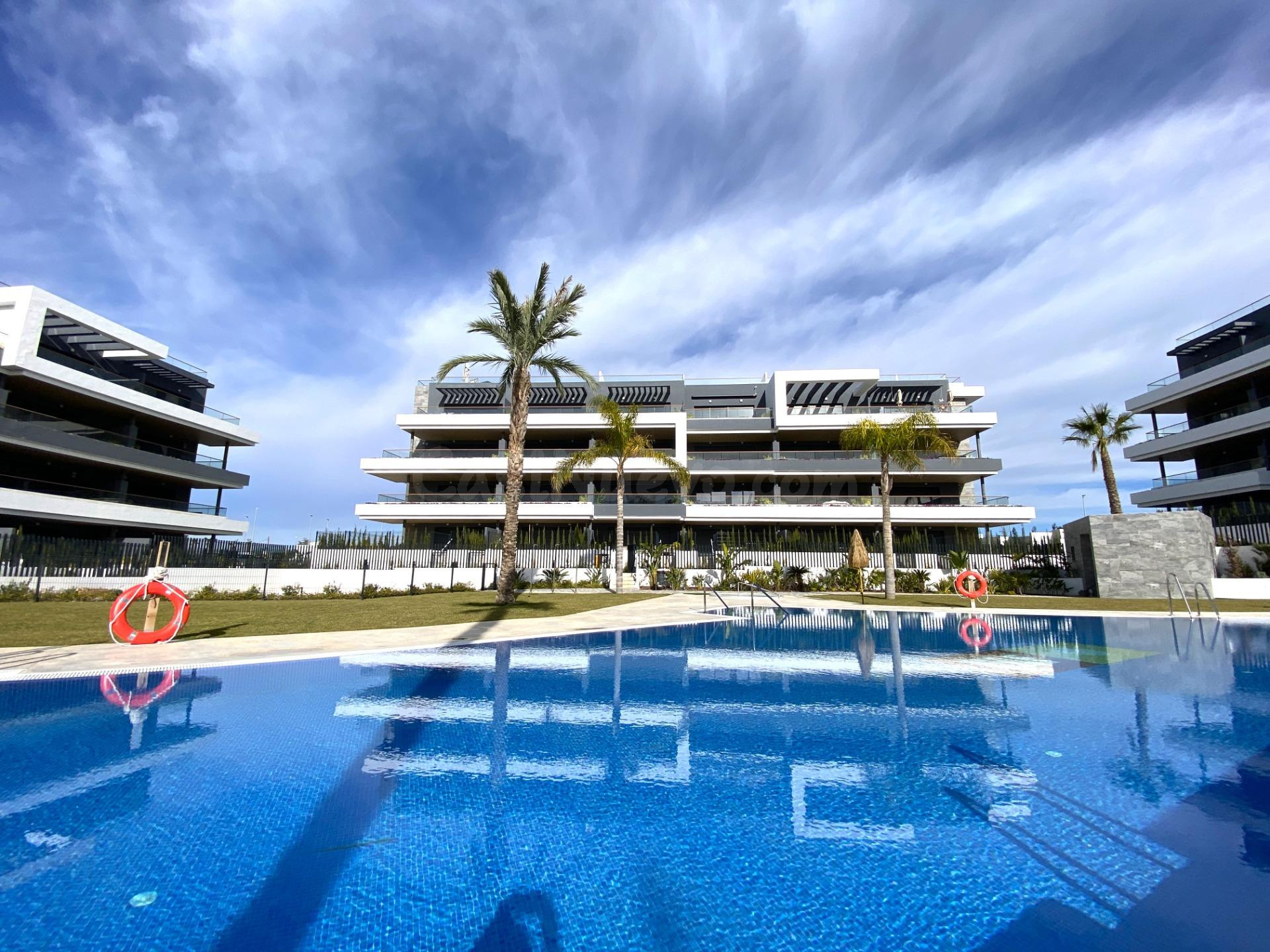 Exclusiva vivienda en urbanización privada tipo resort en Co