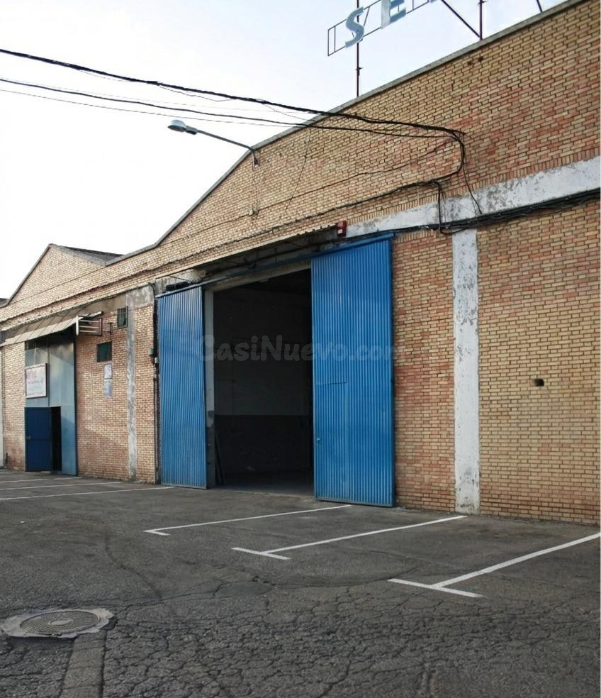 ¡NEGOCIO LISTO PARA FACTURAR! Nave-Taller con Cabina SPANESI