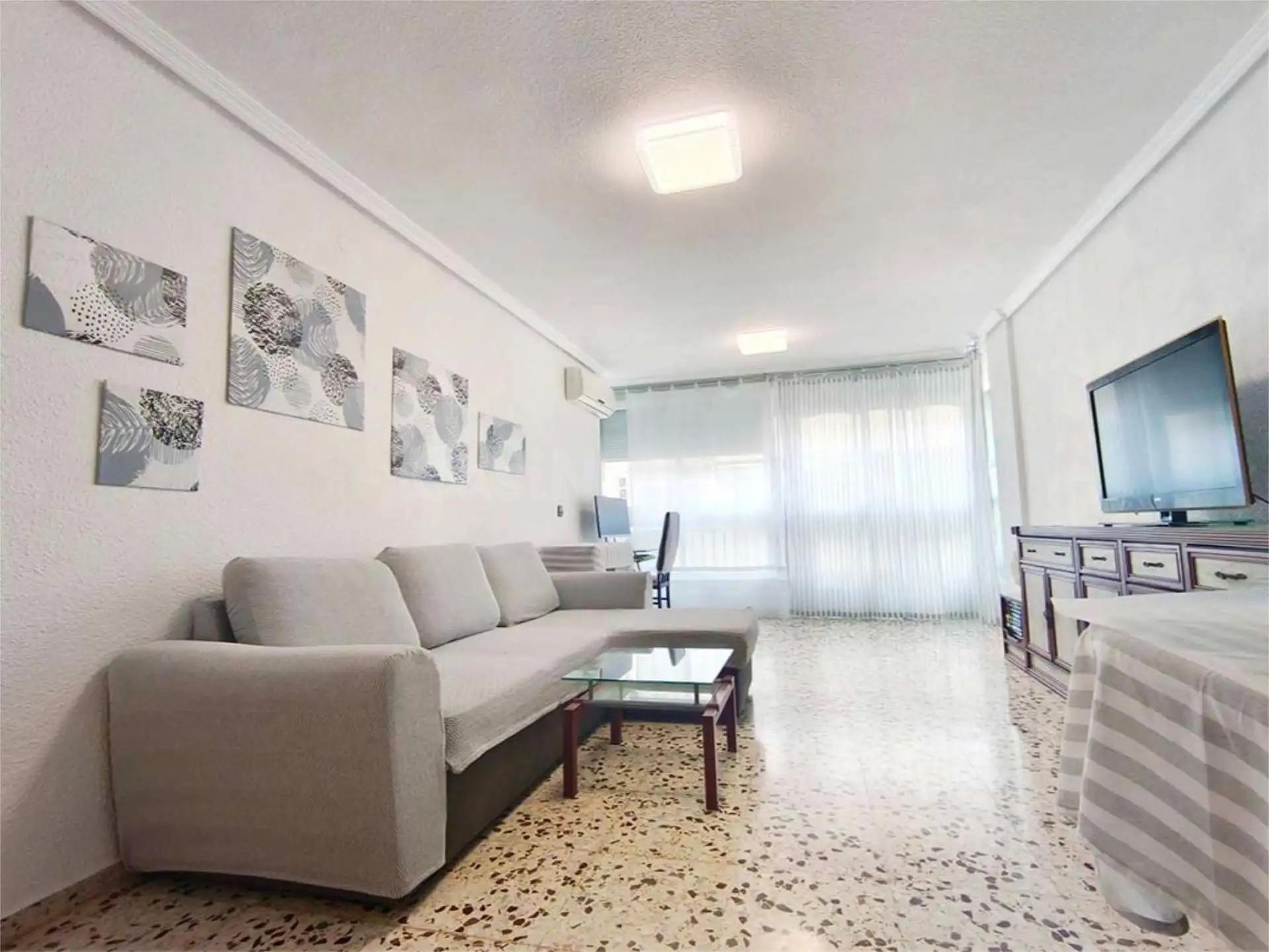 Amplio piso en El Campello a 600 metros de la playa – Excele