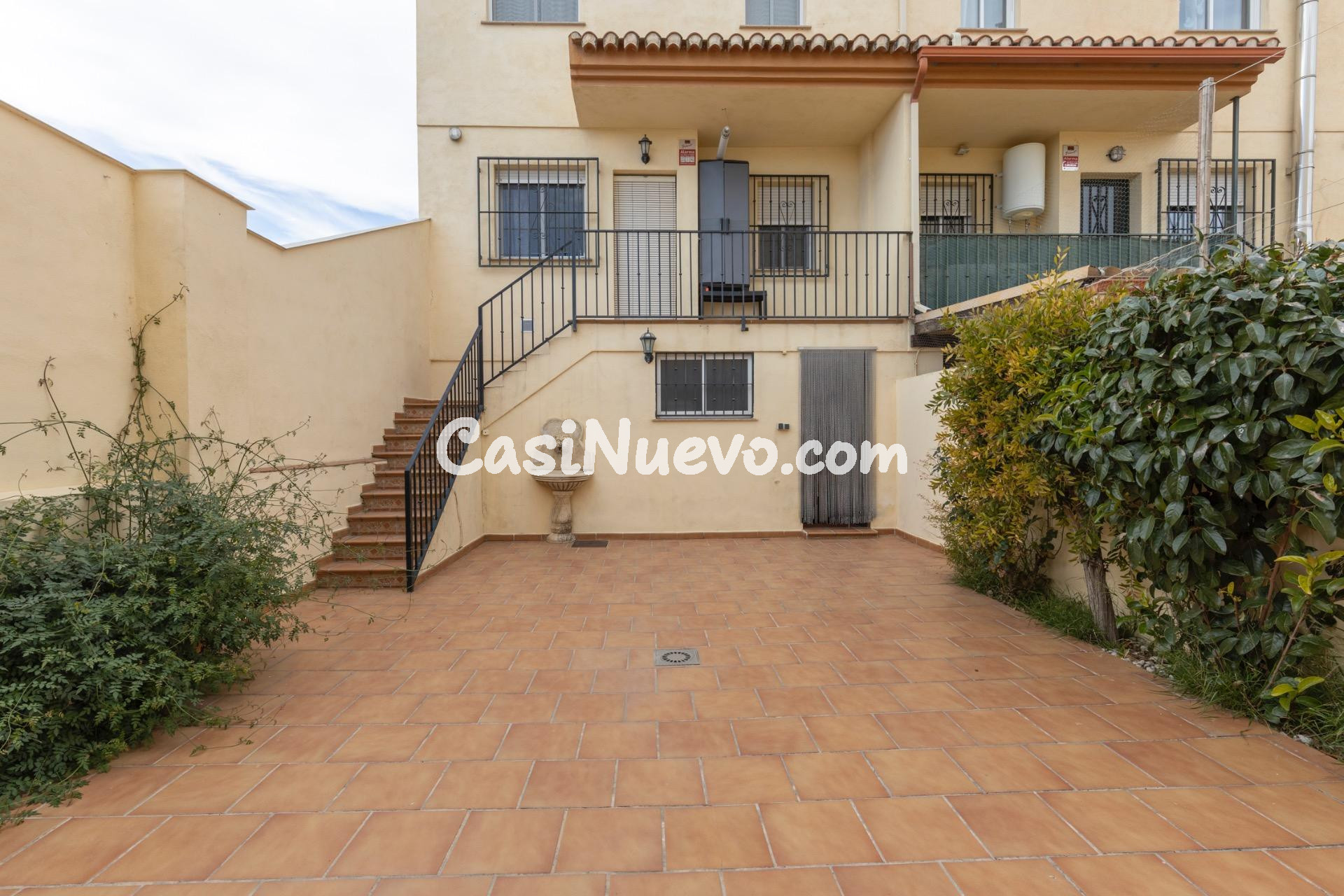 SE VENDE PRECIOSA CASA ADOSADA