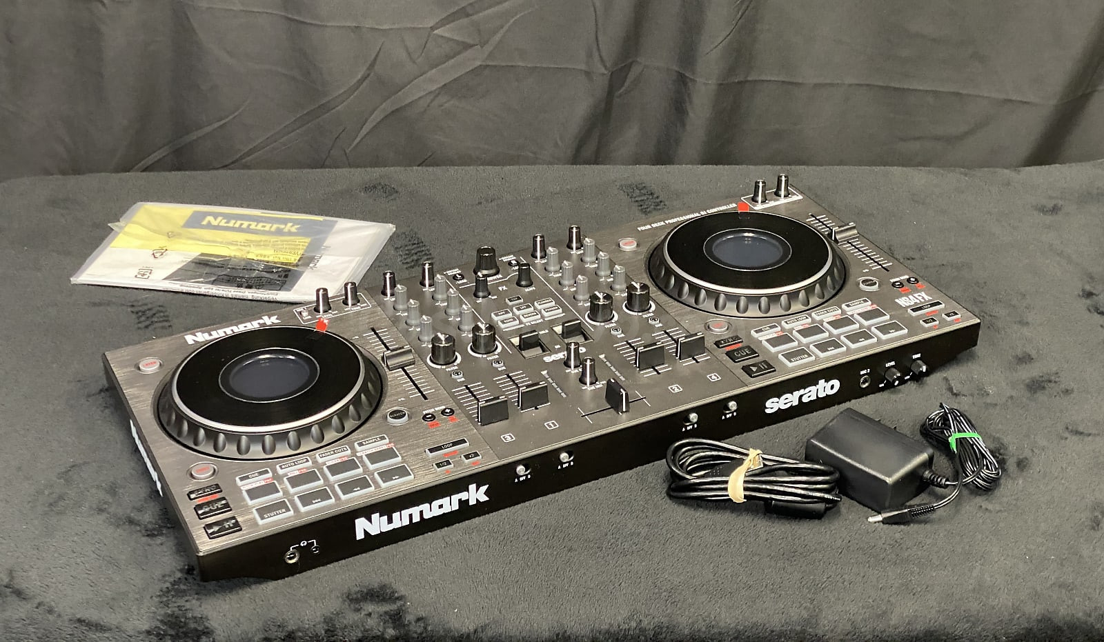 Numark NS4FX controlador