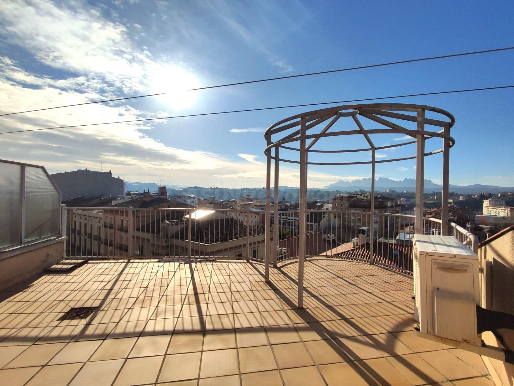 Piso 3 habitaciones con vistas a Montserrat