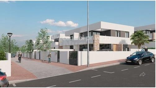 Villa con 4 dormitorios, 3 baños y piscina privada en La Lom - foto 2