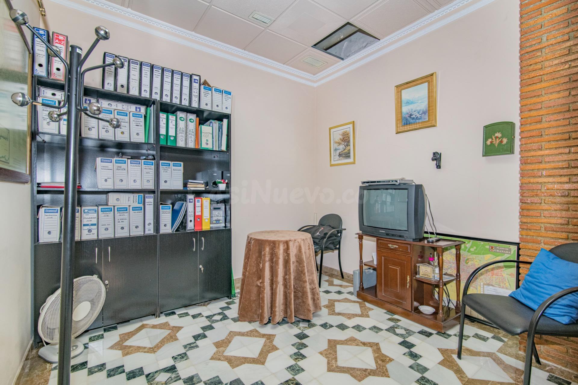 VENTA LOCAL COMERCIAL CON INMEJORABLE UBICACIÓN EN PLAZA DE TOROS - foto 2