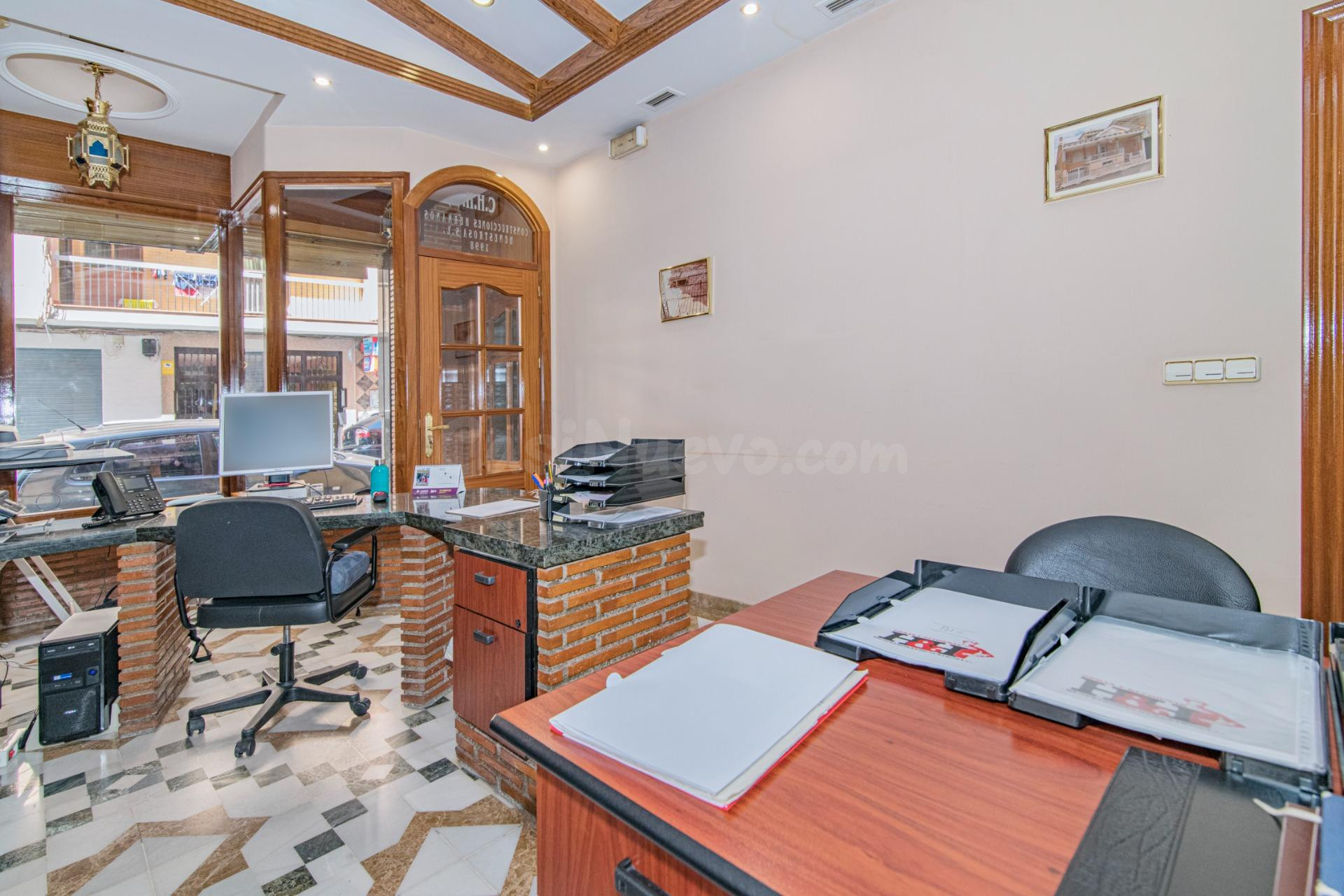 VENTA LOCAL COMERCIAL CON INMEJORABLE UBICACIÓN EN PLAZA DE TOROS - foto 4