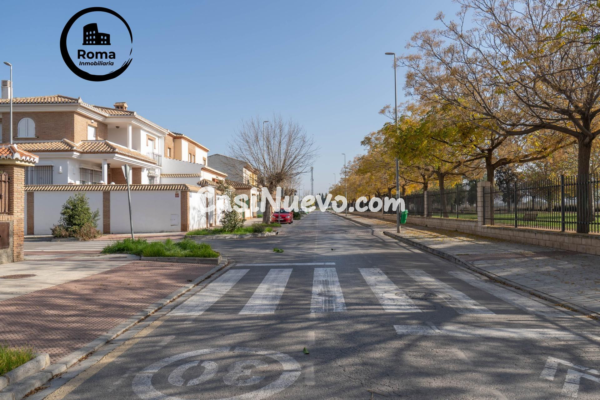 Chalet de 505 m2 construidos con piscina y jardines. 5 dormi - foto 4