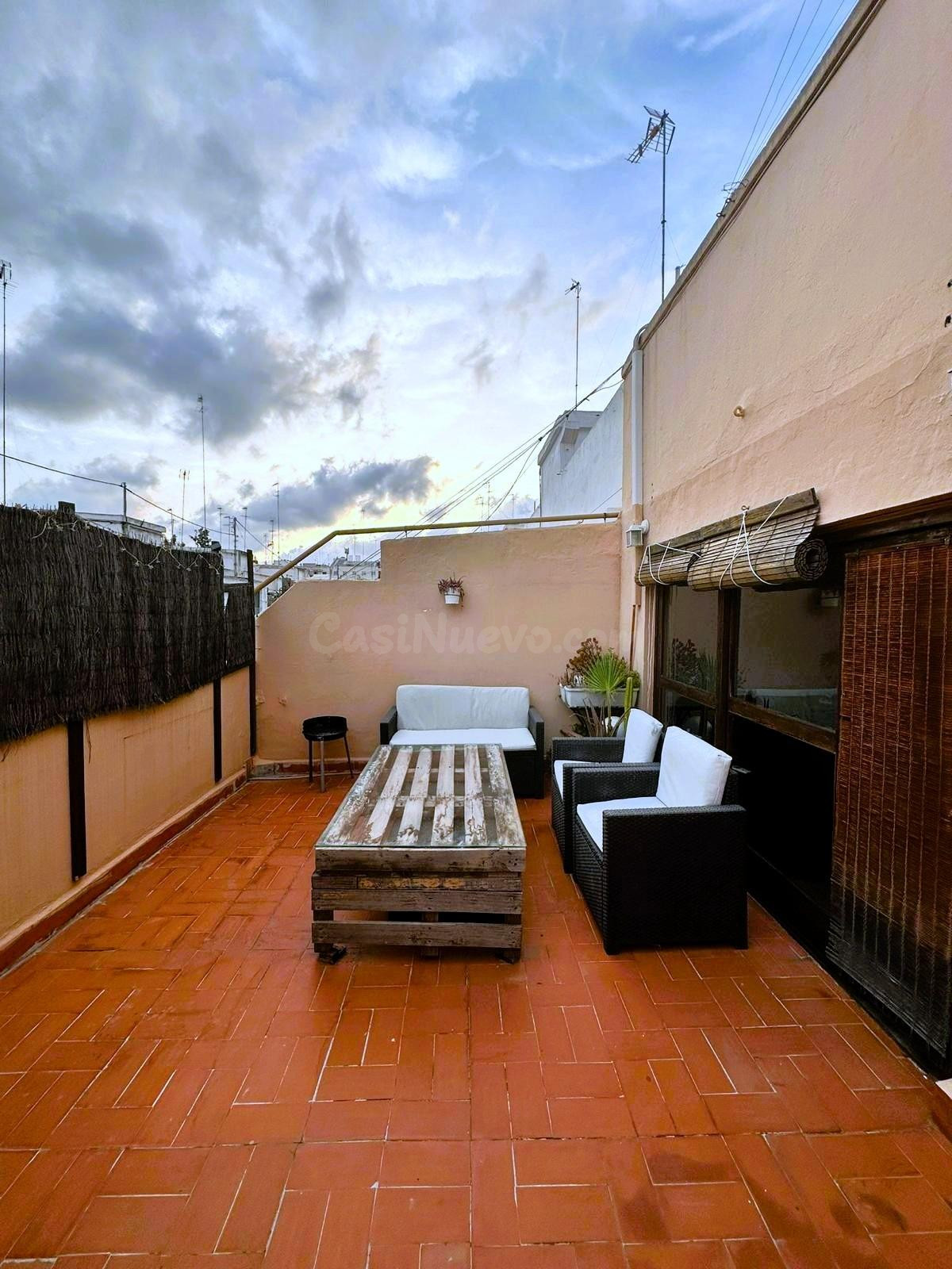 Atico reformado con gran terraza en Mestalla, Valencia - foto 5