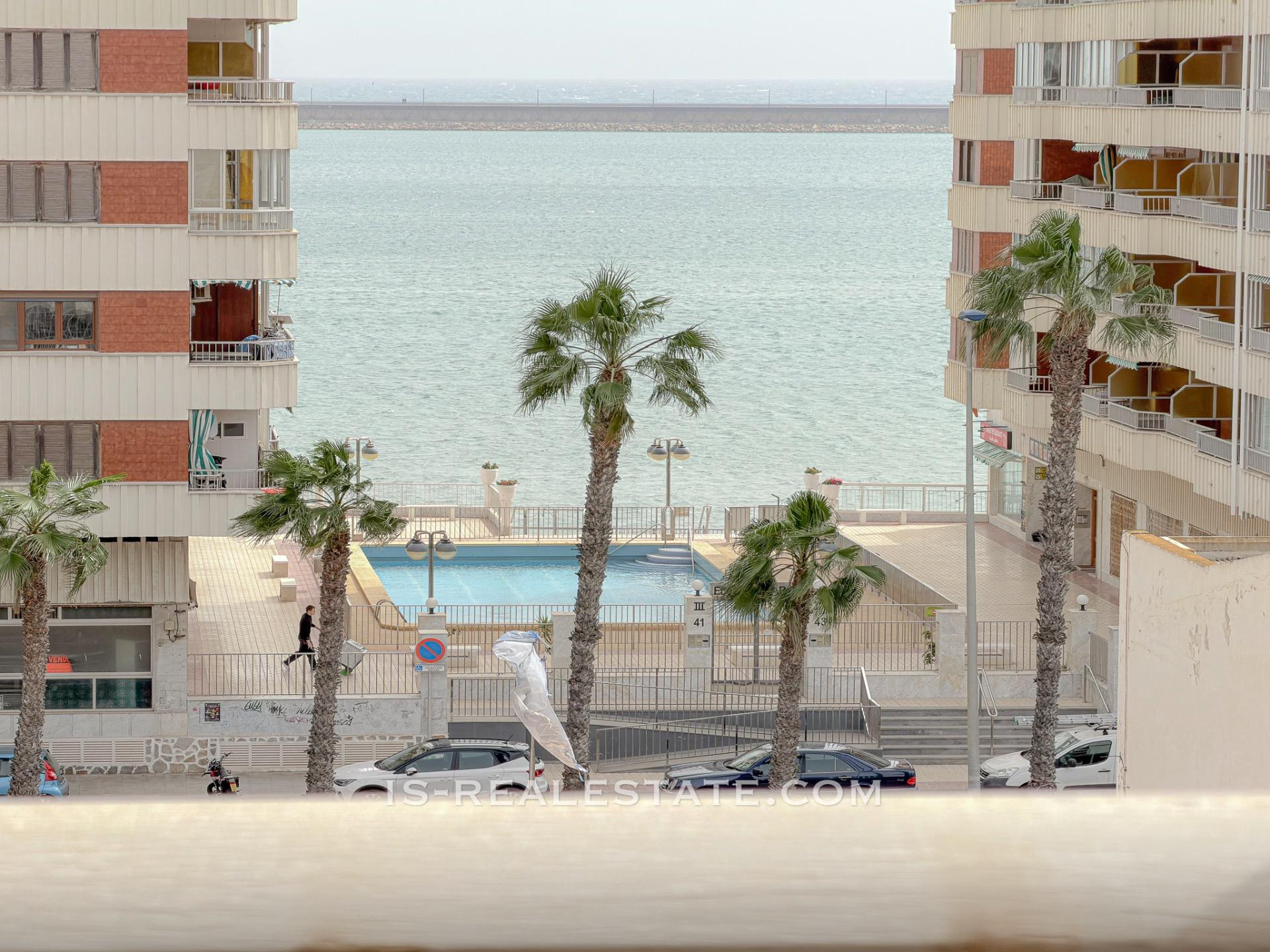 Oportunidad! Encantador apartamento completamente exterior +