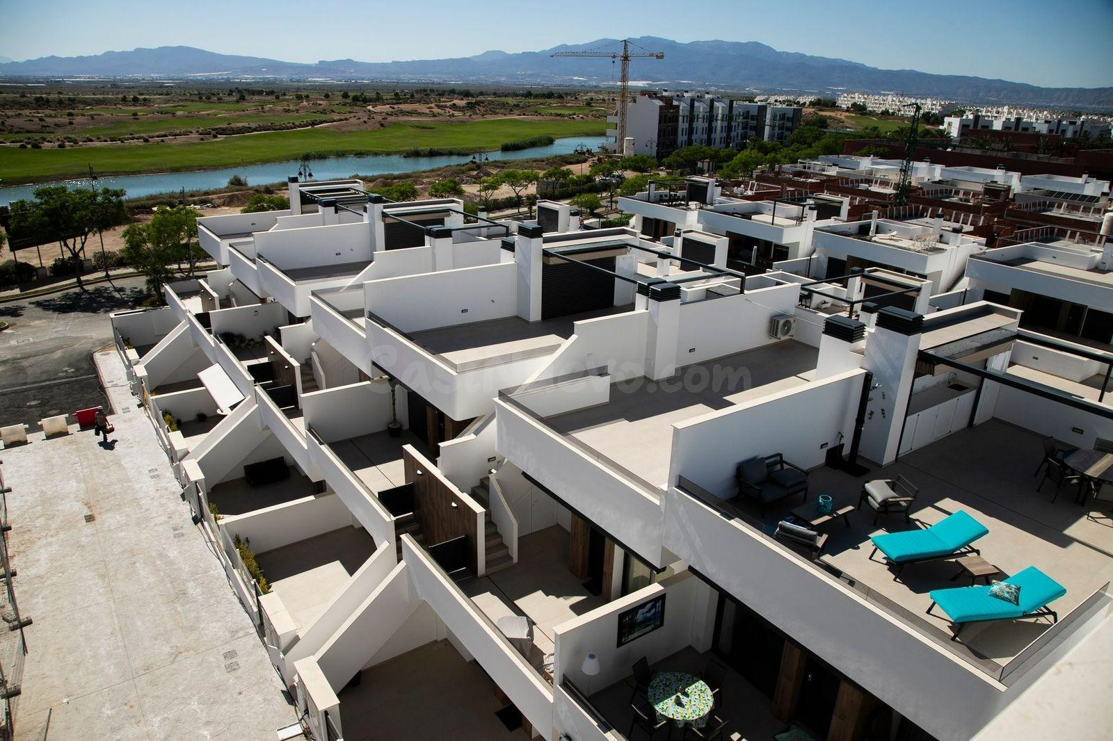 Apartamentos y áticos de nueva construcción - foto 3