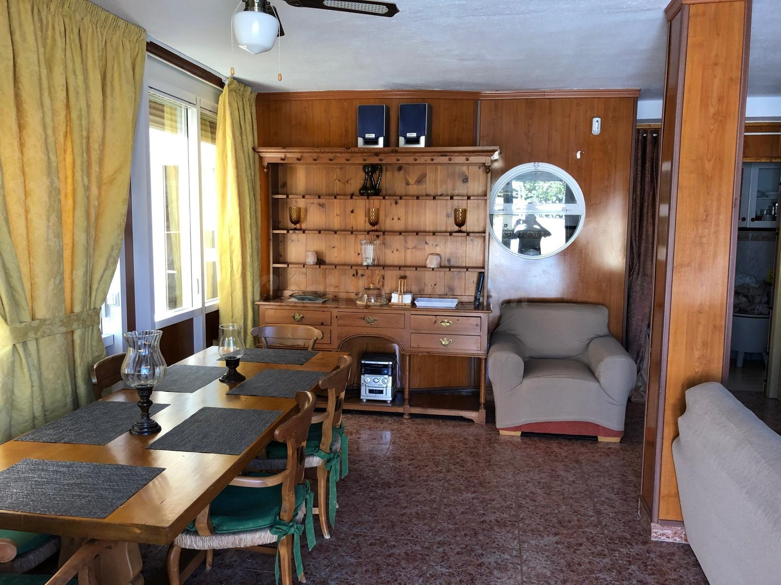 Chalet Adosado de Cuatro Dormitorios con Piscina Privada en Torrevieja. - foto 5