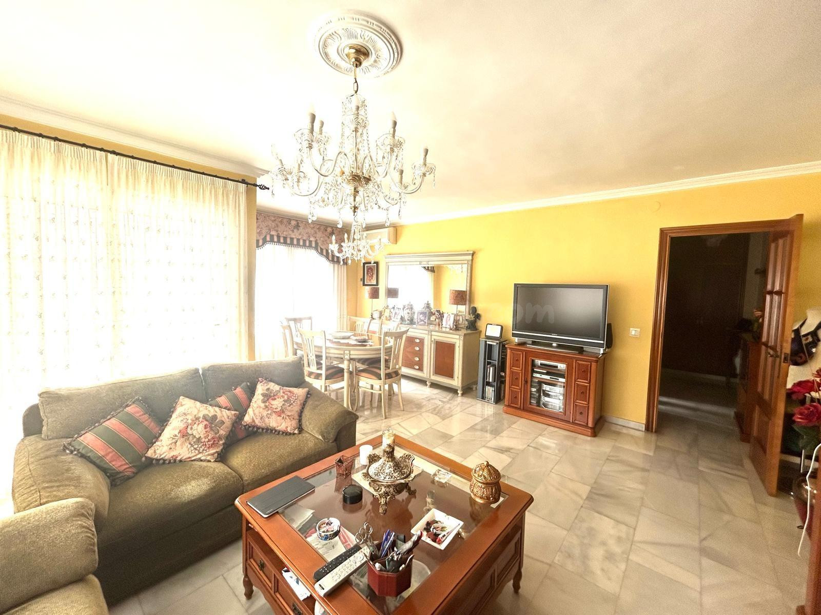 Se vende piso en zona de Gamarra - foto 4