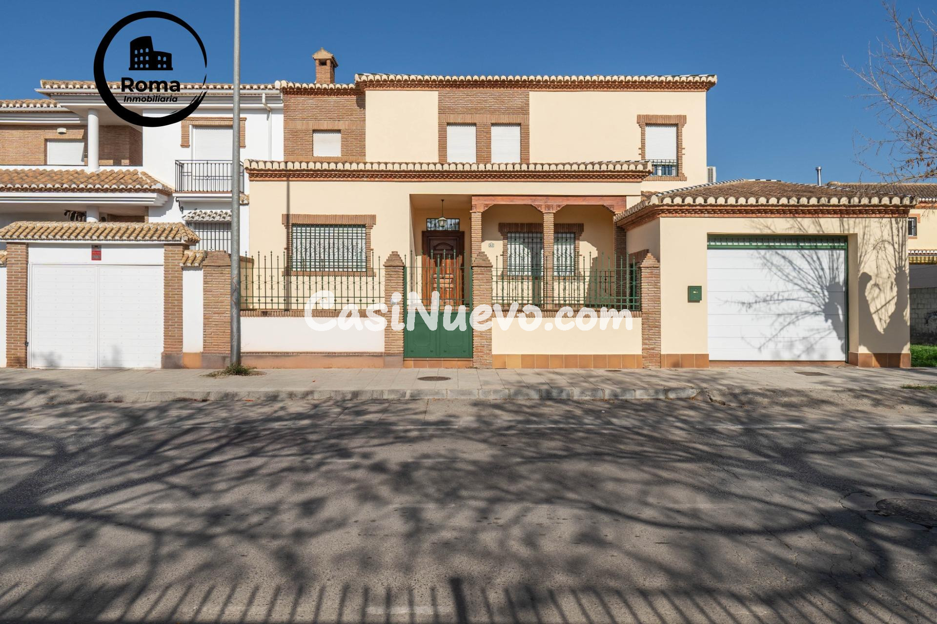 Chalet de 505 m2 construidos con piscina y jardines. 5 dormi - foto 6