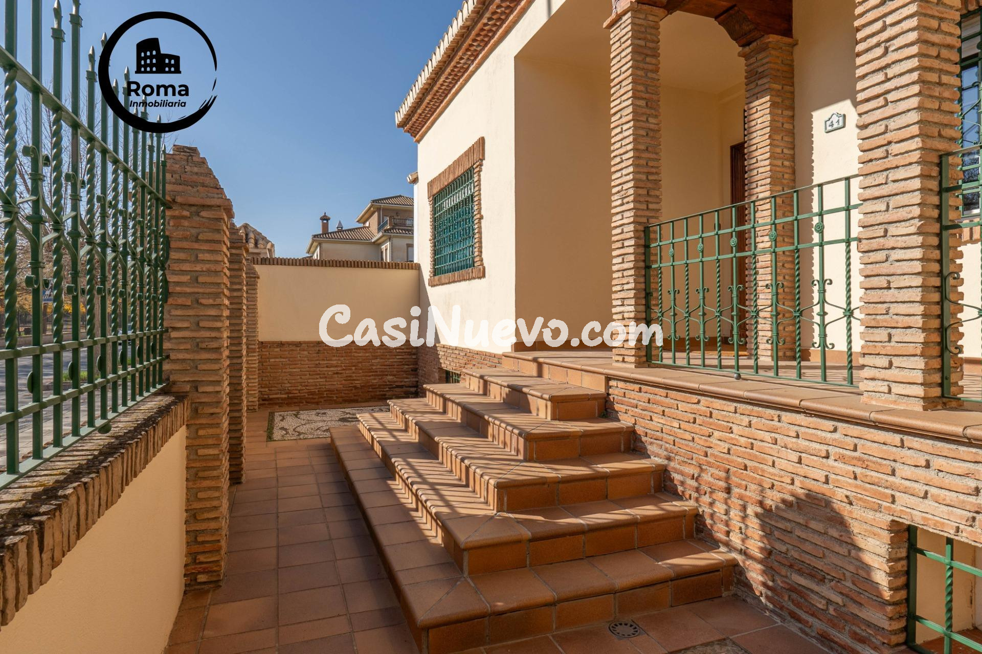 Chalet de 505 m2 construidos con piscina y jardines. 5 dormi - foto 10