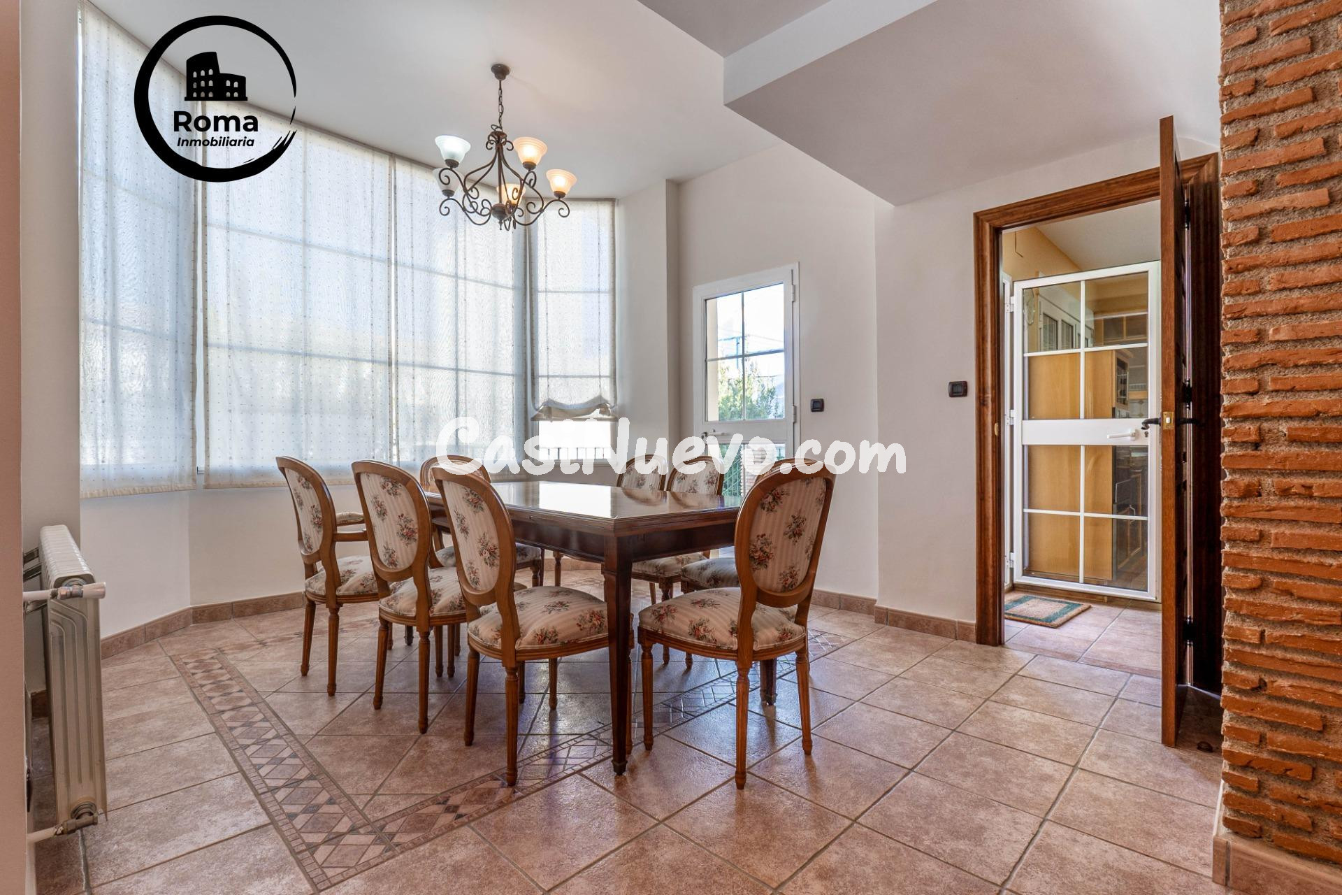 Chalet de 505 m2 construidos con piscina y jardines. 5 dormi - foto 15