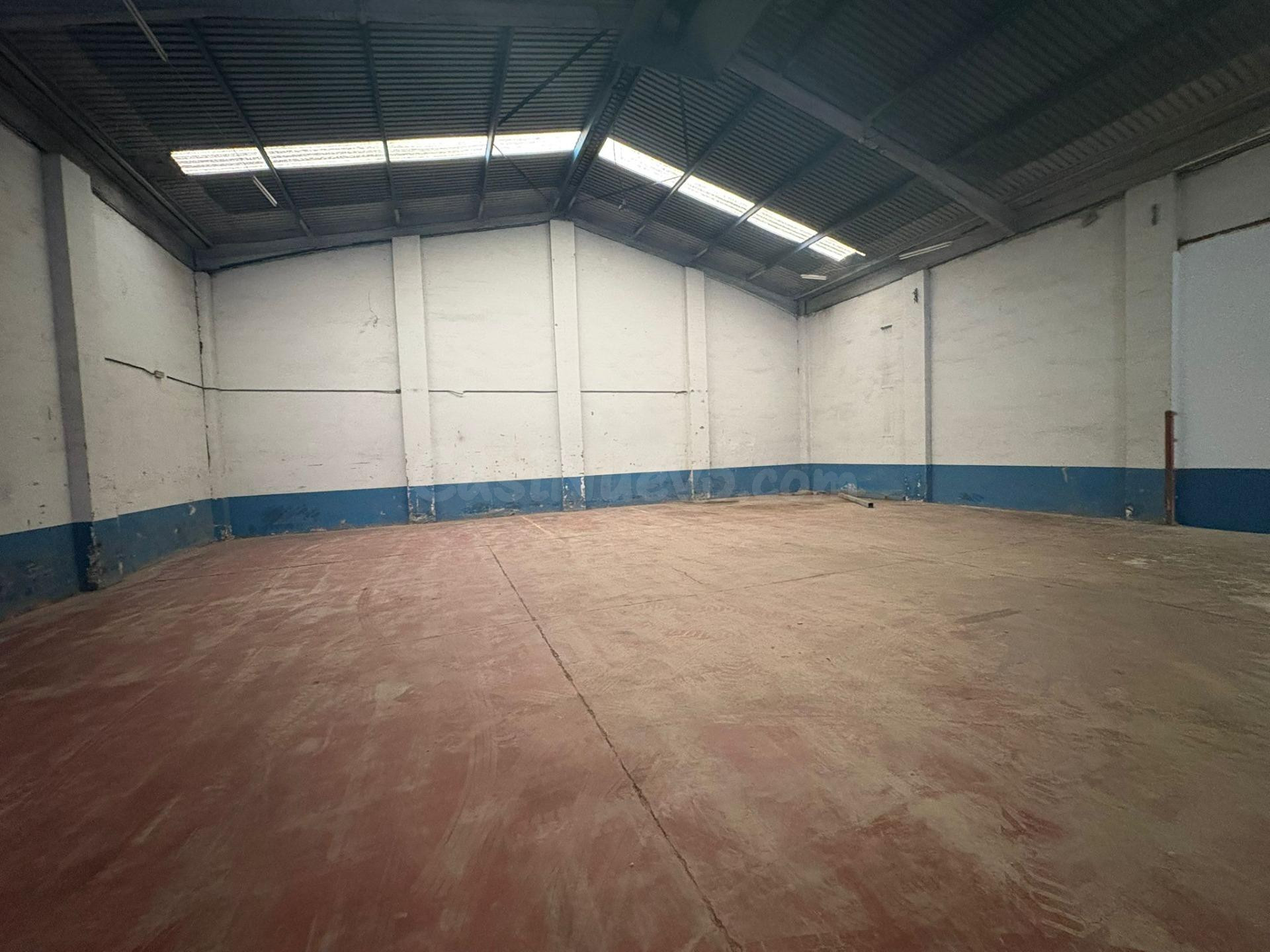 Nave industrial en venta – 500 m2 en Polígono Calonge - foto 2