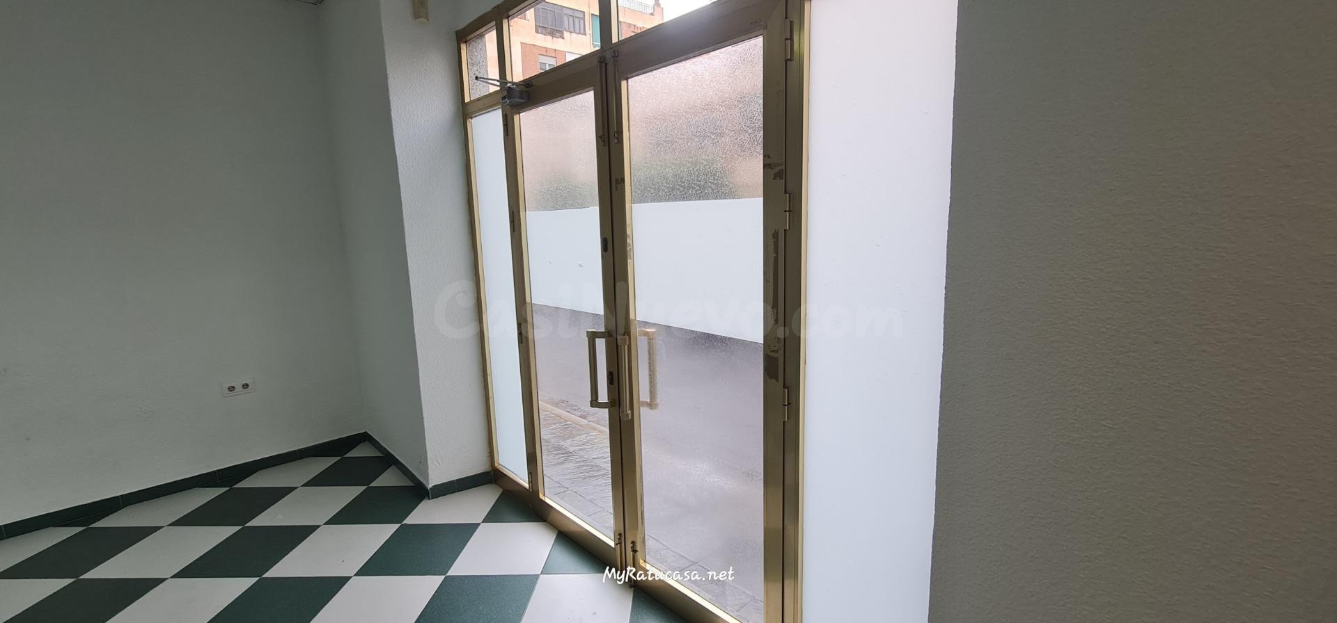 Local en Avenida Cádiz, Zaidín. - foto 4