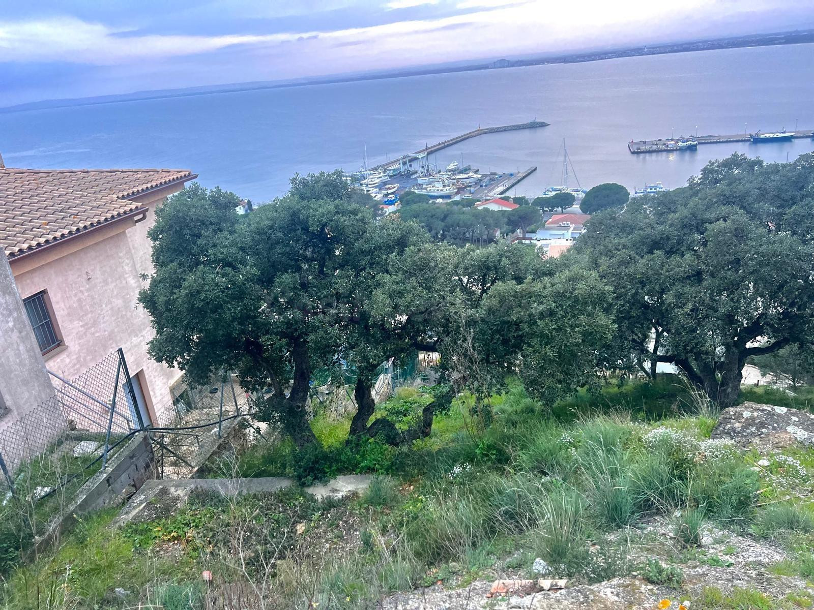 Terreno exclusivo de 800 m2 en Puig Rom con vistas panorámic - foto 3