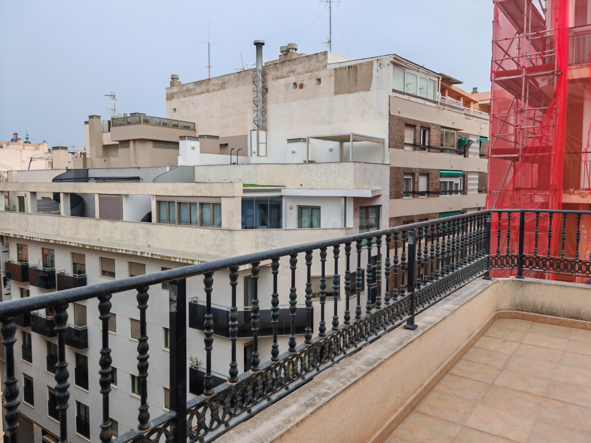 Ático en venta con gran terraza en pleno centro de Alicante