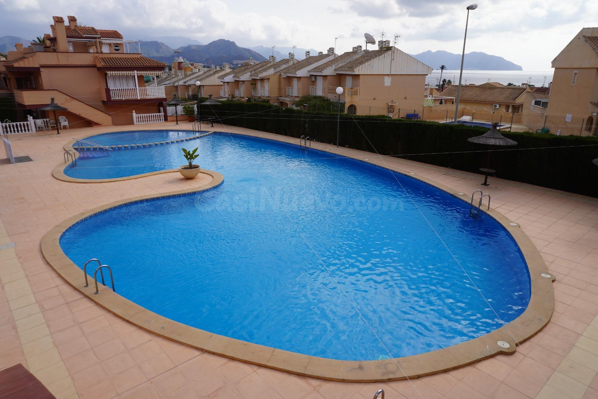 Moderno apartamento en residencial en El Alamillo - foto 2