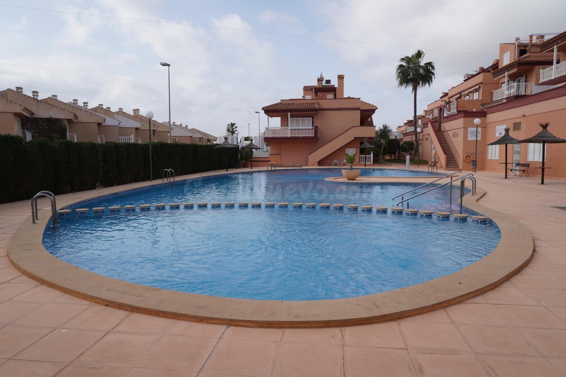 Moderno apartamento en residencial en El Alamillo - foto 3