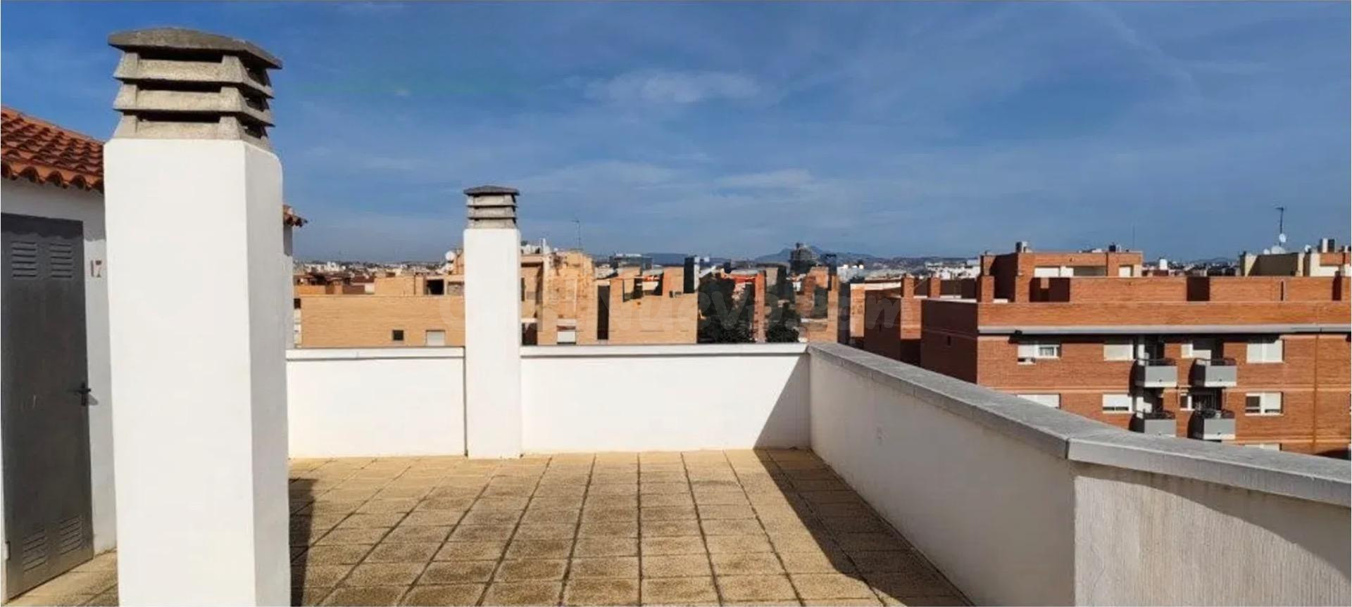 Piso con plaza y trastero - foto 4