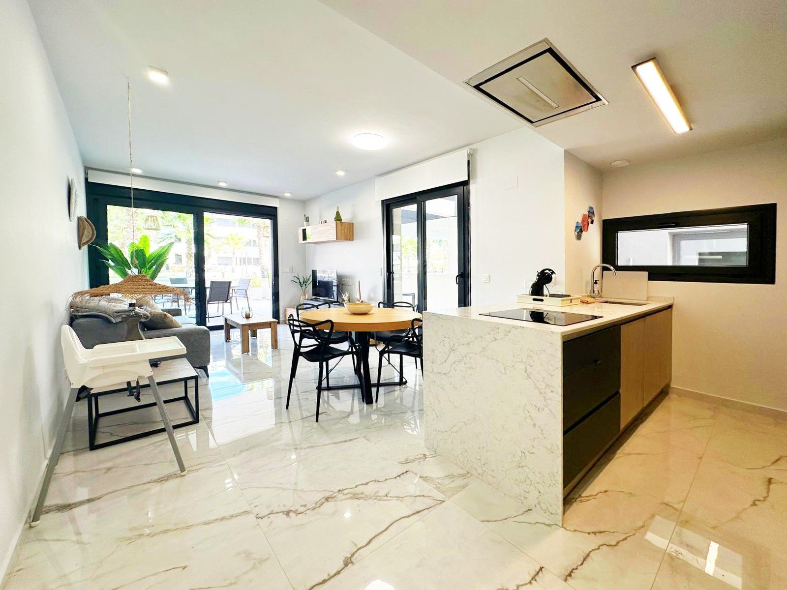 APARTAMENTO DE 2 DORMITORIOS Y 2 BAÑOS EN ZONA LOS ALTOS (OR - foto 4