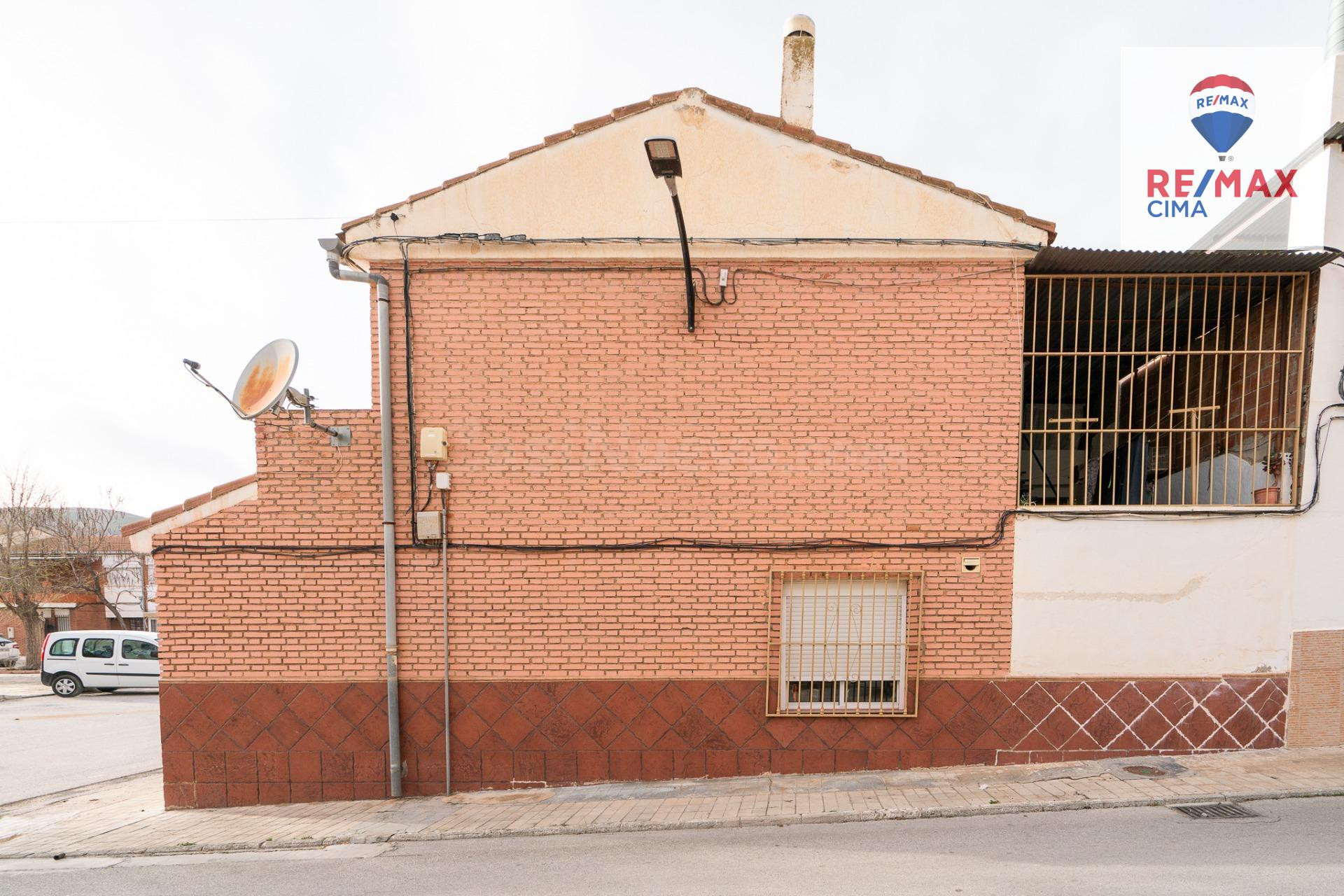 Casa con 5 dormitorios en venta en Zújar – Ideal para vivir  - foto 5