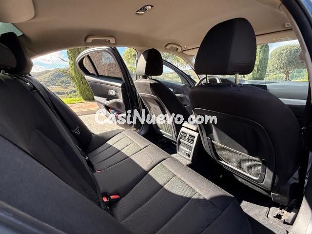 BMW - Serie 3 - 318d Berlina - foto 16