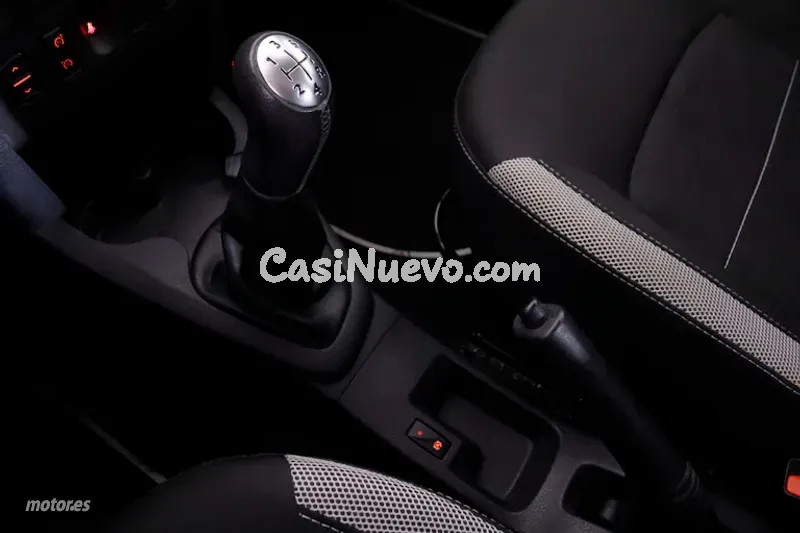 Dacia Sandero - foto 17